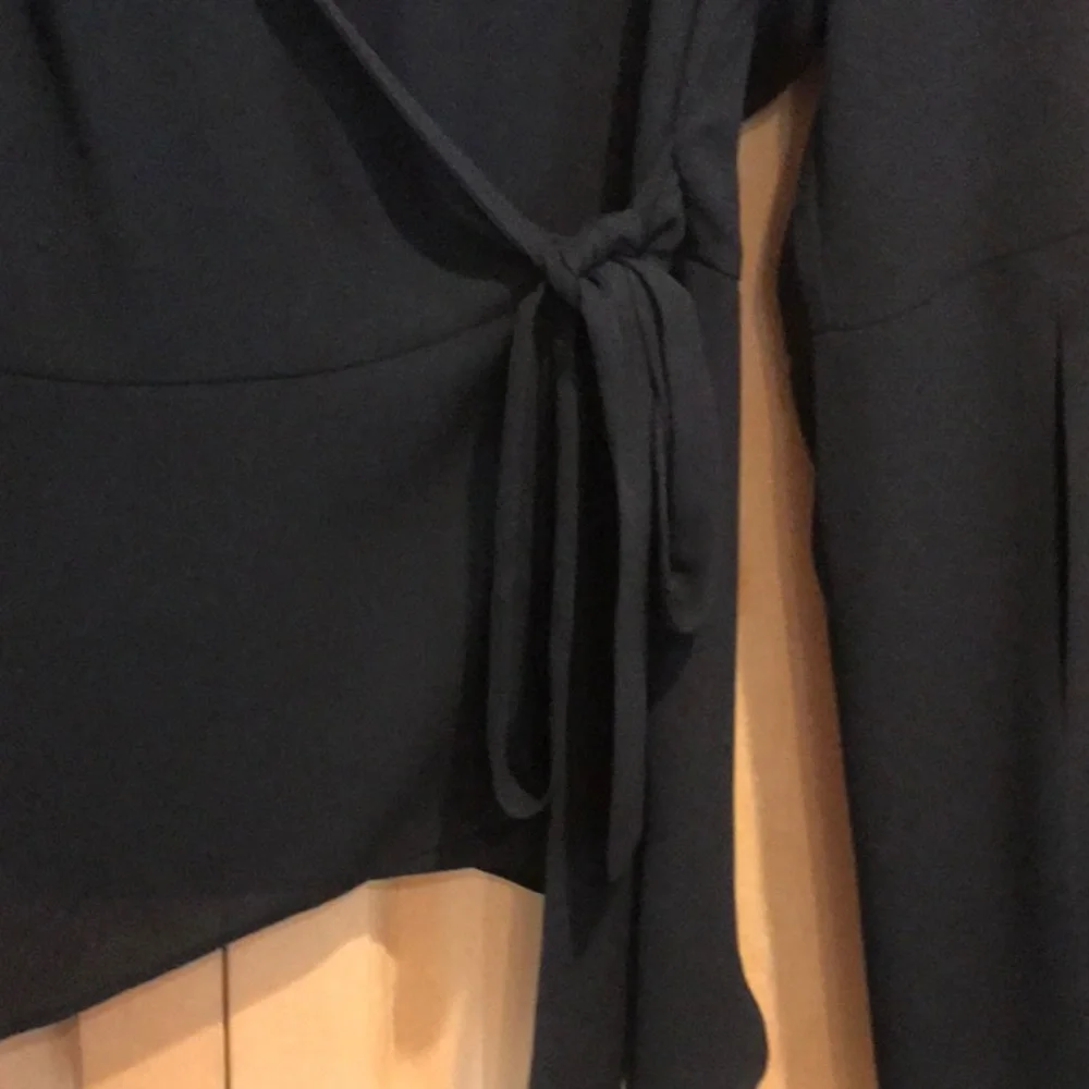 New BCBG Maxazria Crossover Black Blouse - Picture 4 of 10